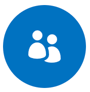 Icône ronde bleue représentant deux silhouettes blanches, symbolisant un groupe d’utilisateurs, une communauté, ou un accès multi-utilisateur. Couramment utilisée dans les interfaces web pour désigner une section &#34;Utilisateurs&#34;, &#34;Profils&#34;, &#34;Équipe&#34;, ou &#34;Gestion des comptes&#34;.