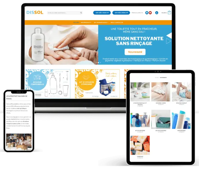 Mockup du site e-commerce DISSOL, spécialisé dans les produits d’hygiène sans rinçage, affiché sur ordinateur, tablette et smartphone. Le visuel présente une solution nettoyante sans eau en page d’accueil, des kits d’hygiène (standard, réutilisable, enfant), et une interface claire axée sur les produits innovants pour les professionnels de la santé, de l’urgence ou du médico-social.
